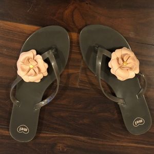 Mel by Melissa Honey 3 Flip Flop Size 9
